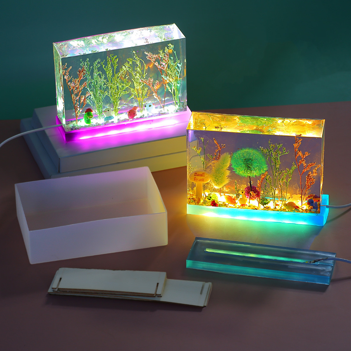 Resin Art Work - Ornamen Kubus Bunga Kering Tempat Lampu